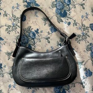 Elegant Black Leather Shoulder Bag